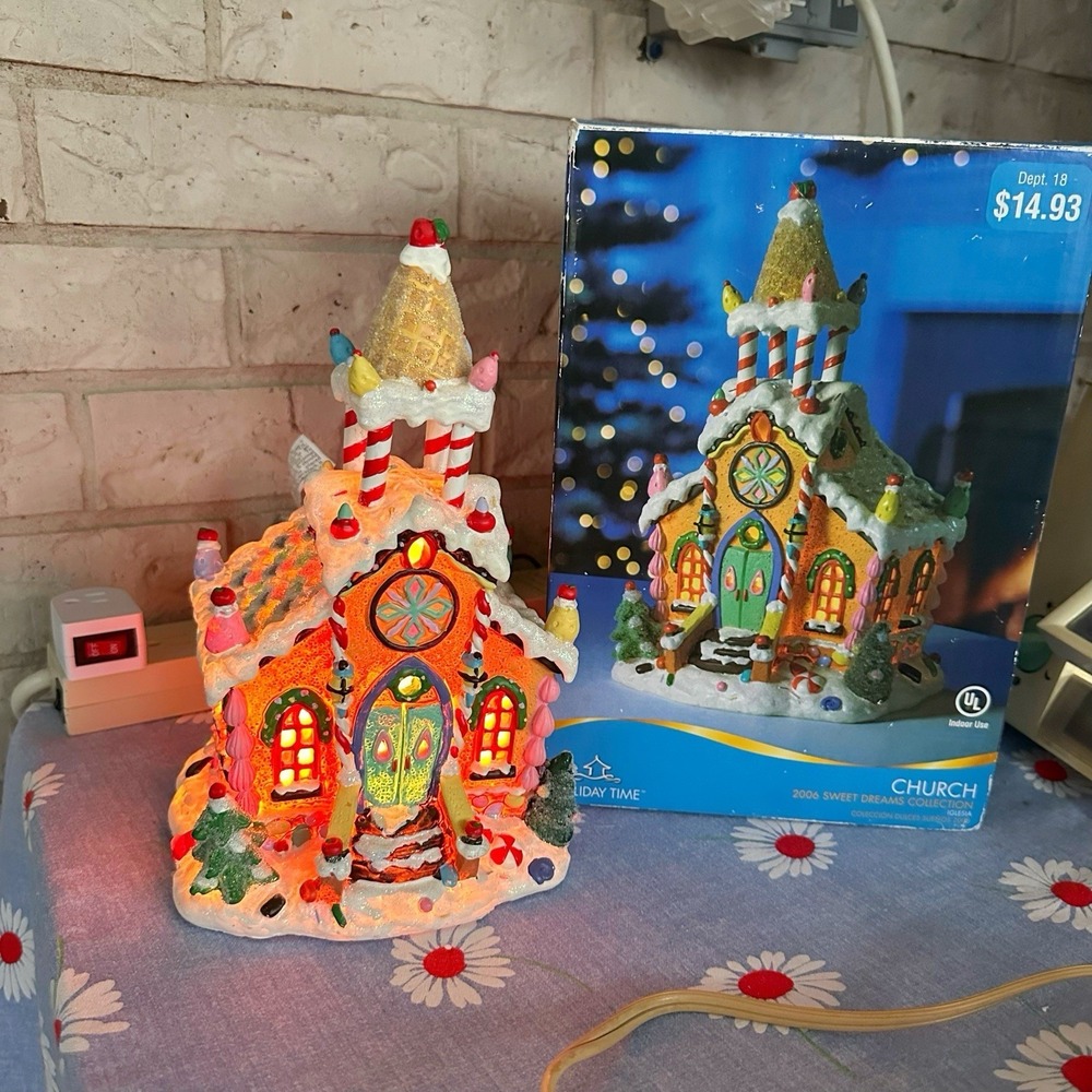 Holiday TIME 2006‎ Rare Lighted Christmas SWEET DREAMS COLLECTION Church W/box